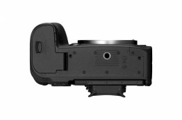 04_EOS_R6III_bottom_BODY1