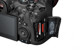 08_EOS_R6III_back_Cardslot1