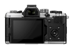 C33_OM-3_SLV_Back-1
