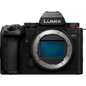panasonic-s5II-body-1